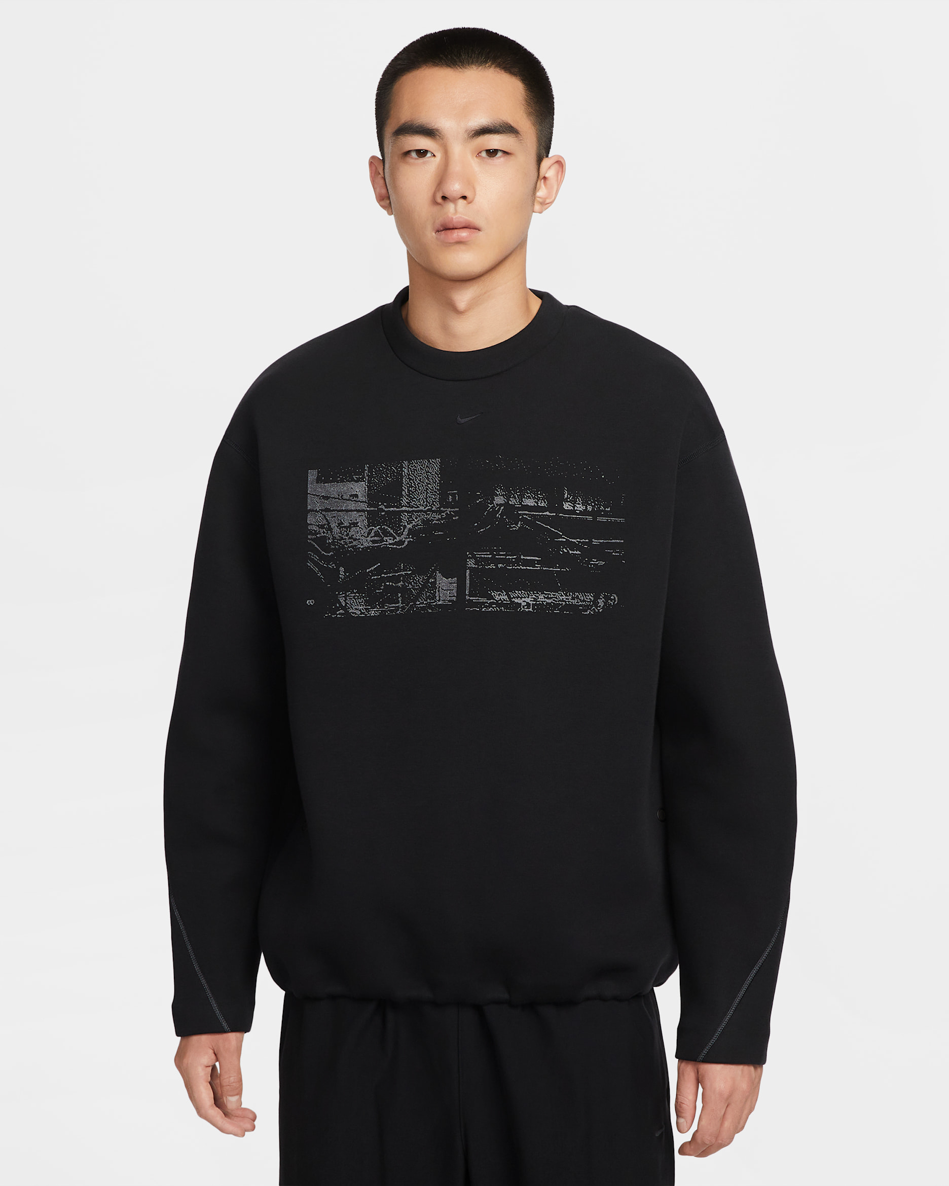 Nike Tech Men's Fleece Crew-Neck Sweatshirt With Reflective Design